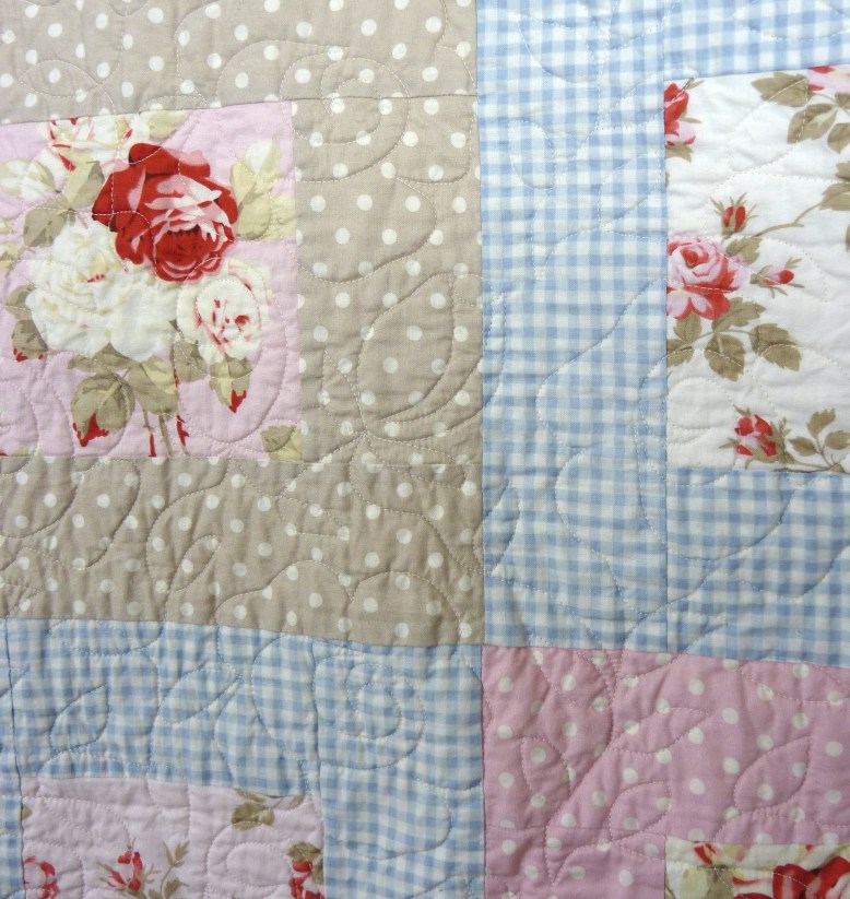 Roses quilting on shabby chic/country cottage style quilt