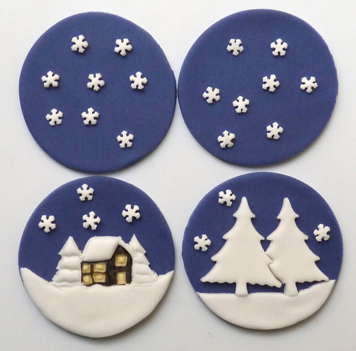 Cupcake toppers - snow scene